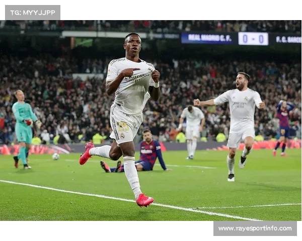 西甲争冠格局：巴萨领先4分，皇马紧追