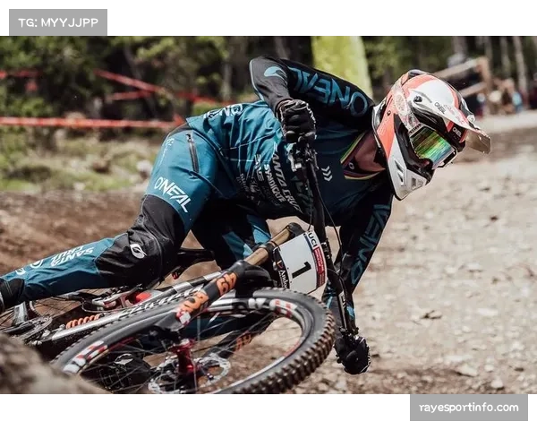 赛场之外:BMX世界杯现场的复古单车改装文化展